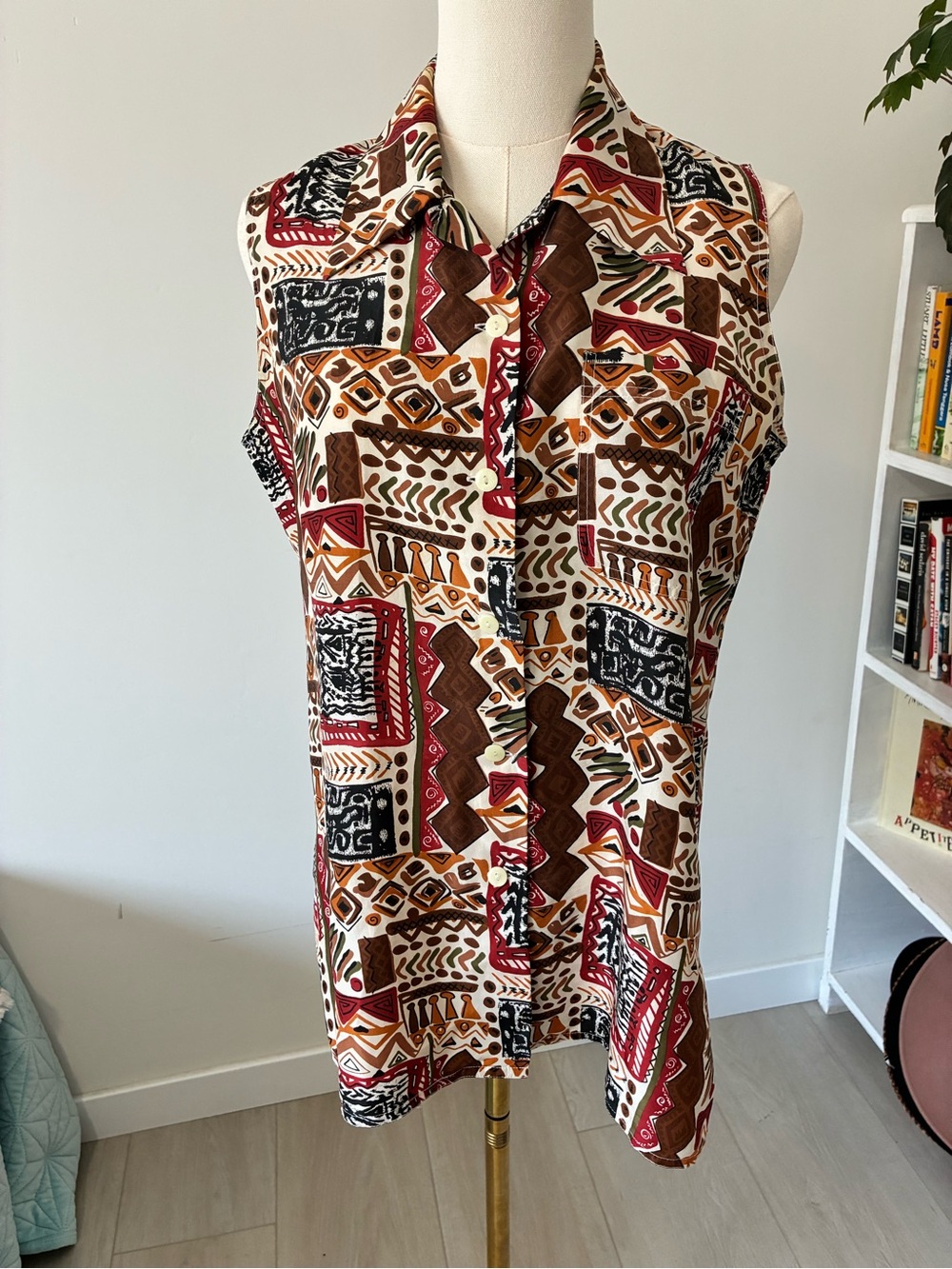 Vintage Sleeveless Silk Button-Up Top in Cream, Brown & Red Geometric Print